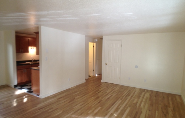 2 beds, 1 bath, $1,895, Unit 715