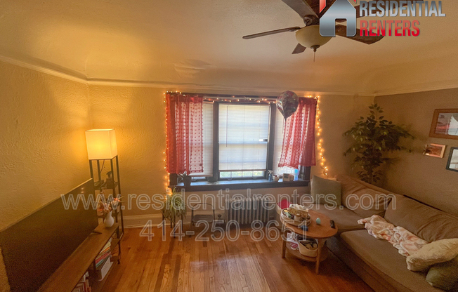 3047 S HOWELL AVE