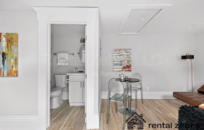 1823 1/2 DELAWARE ST