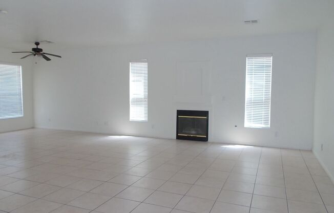 Beautiful 2 Story Home in Northwest!