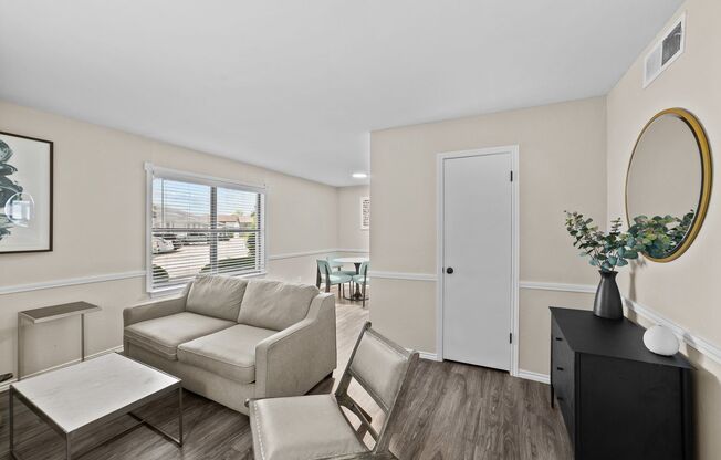 2 beds, 1 bath, $1,475, Unit 119