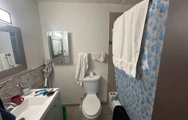 1 bed, 1 bath, $995, Unit 122