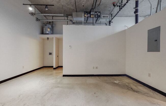 1 bed, 1 bath, 694 sqft, $1,300, Unit 102