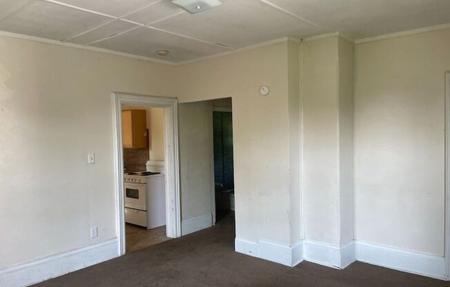 2 beds, 1 bath, 1 sqft, $500, Unit 313 1/2