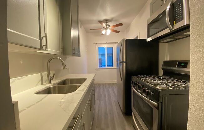 Studio, 1 bath, 500 sqft, $1,695, Unit 305