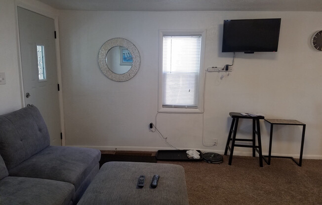 2 beds, 1 bath, $3,100