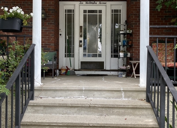 10 WASHINGTON AVE