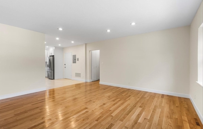 30 Lake Shore Ct Apt 3