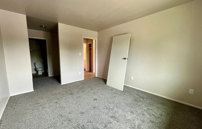 2 beds, 2 baths, $1,495, Unit 220