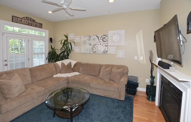 Beautiful Luxury TH with Deck & Patio!
