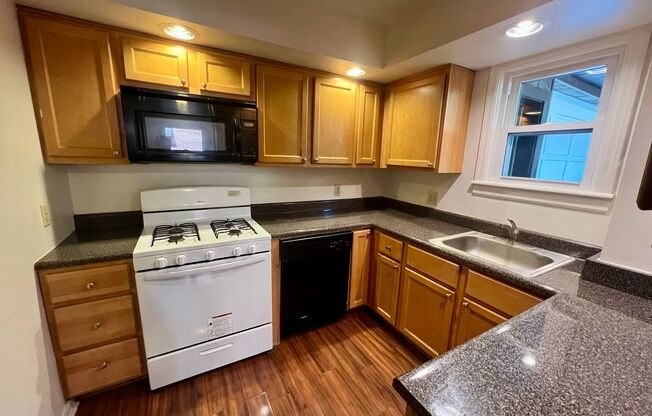 hulton / 400 Maple