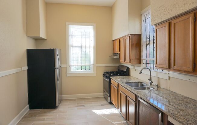 2 beds, 1 bath, $1,650