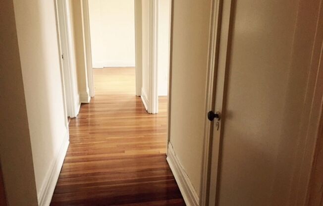 1 bed, 1 bath, 900 sqft, $1,400, Unit 514