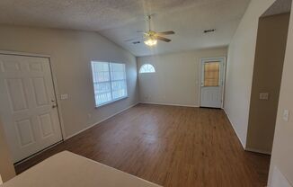 3 beds, 2 baths, $1,400