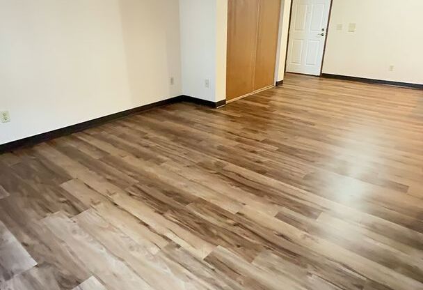 2 beds, 1 bath, 910 sqft, $969.99, Unit 1780-Q303