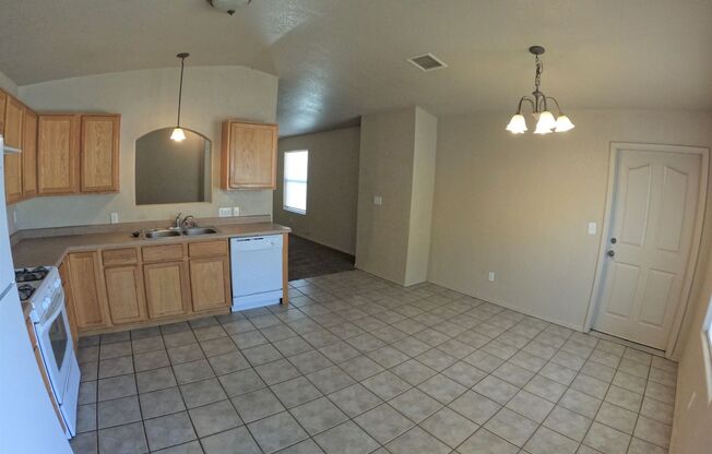 4 beds, 2 baths, $1,650