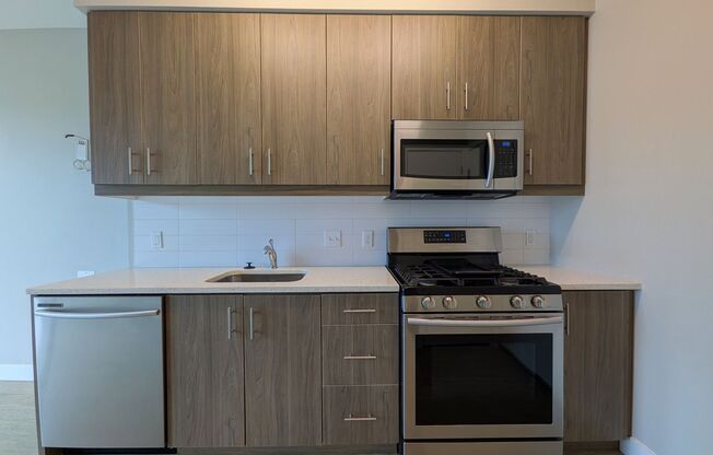 1 bed, 1 bath, 427 sqft, $1,395, Unit 416