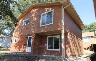 First Floor Two bedroom duplex with Garage Parking in Bellevue.  Pet Friendly