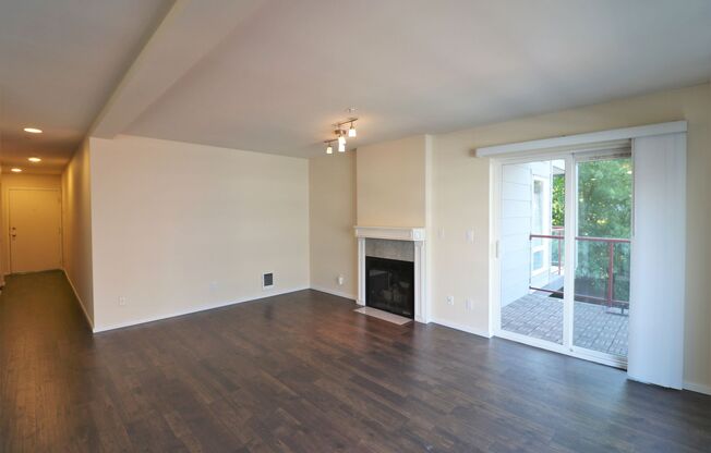 Spacious 2 Bedroom in the City! Utilities and Parking Included!