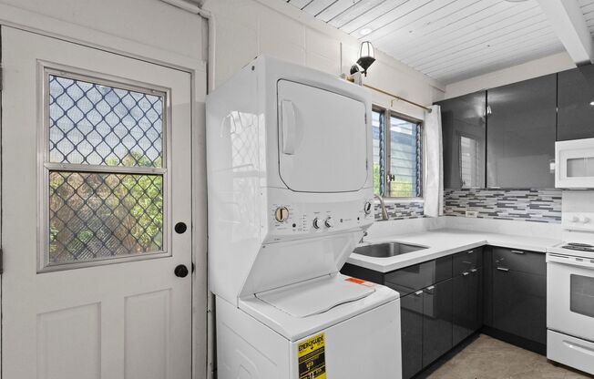 Renovated Tropic Gardens Town House for rent!
