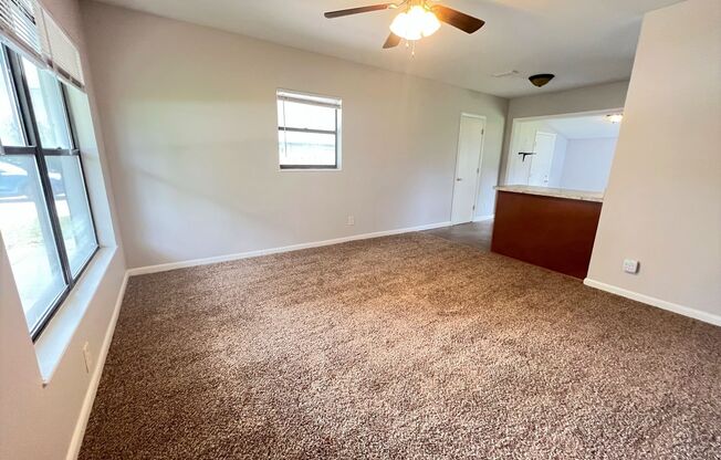 3 Bedroom / 1.5 Bathroom Orange Park Home