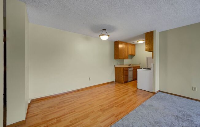 1 bed, 1 bath, 550 sqft, $1,000, Unit 108