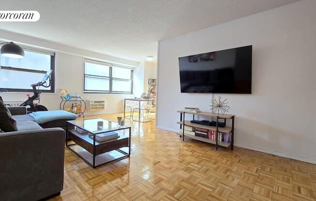 2 beds, 1 bath, $6,000, Unit 11F