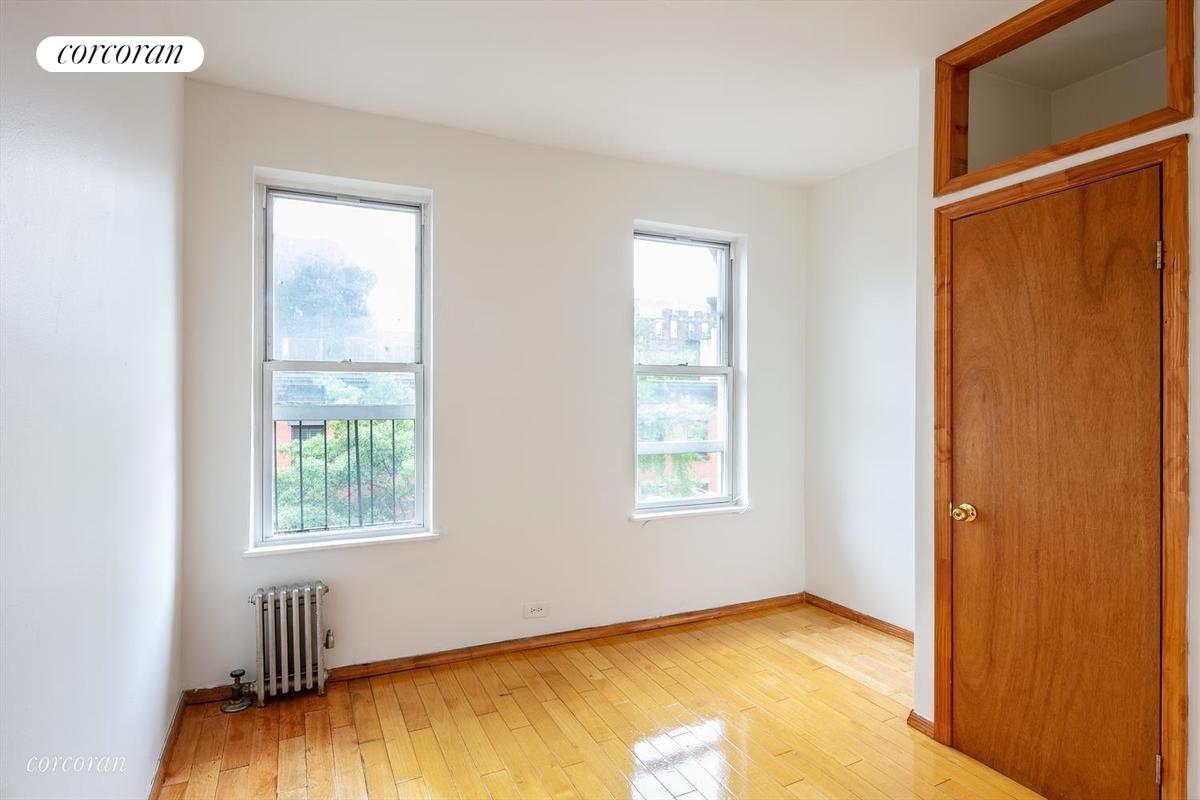 257 W 12 ST