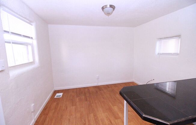 2 beds, 1 bath, $1,050, Unit 2406 W Vermijo Ave #3