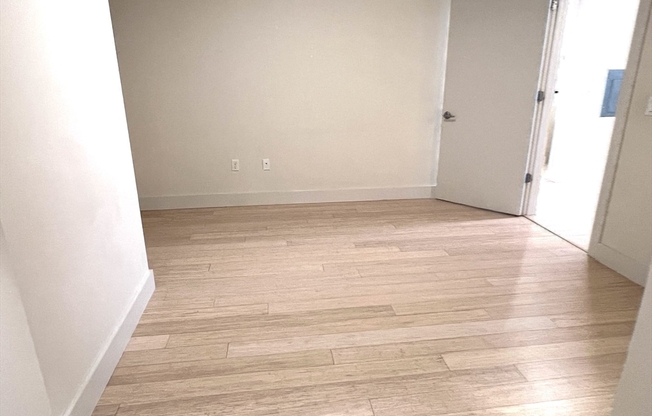 2 beds, 2 baths, 891 sqft, $4,200, Unit 7O8