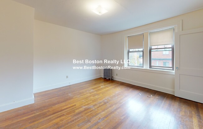 22 W WYOMING AVE
