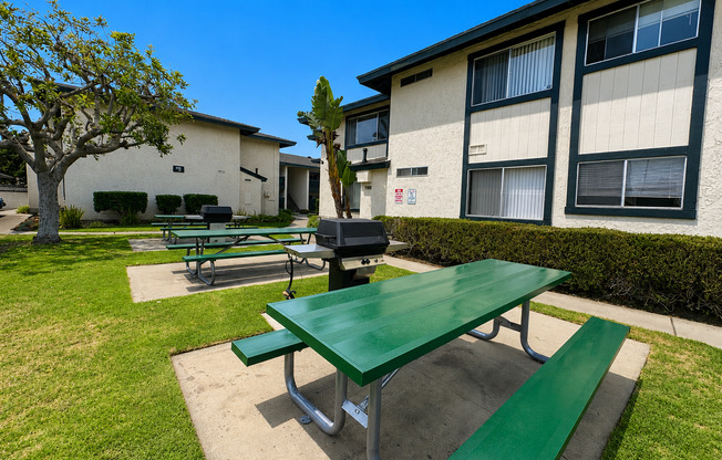 2 beds, 2 baths, 993 sqft, $2,385, Unit 73