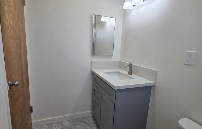 1 bed, 1.5 baths, 650 sqft, $2,425, Unit 4