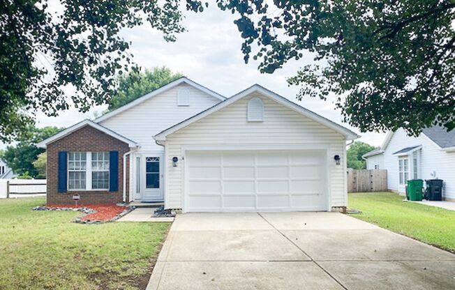 Ranch 3 bed, 2 bath Ranch with fenced yard, 2 car garage SW Charlotte