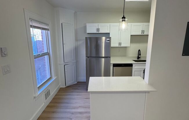 1 bed, 1 bath, 425 sqft, $1,332, Unit 401