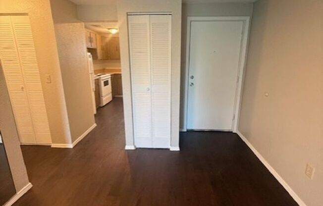 2 beds, 1 bath, 858 sqft, $820, Unit 2703-103