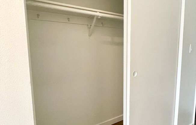 Studio, 1 bath, 370 sqft, $1,425, Unit 407