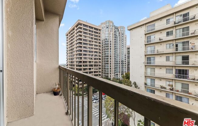 1 bed, 2 baths, 1,076 sqft, $3,750, Unit 1103