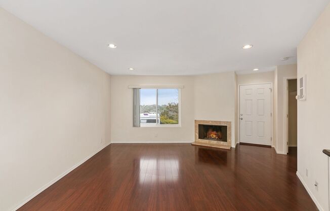 Woodlands South - La Jolla Townhome