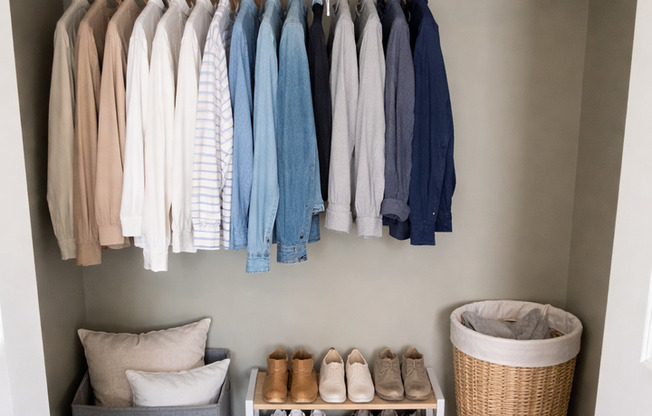 3 beds, 2.5 baths, 1,409 sqft, $2,000, Unit F5