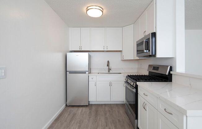 1 bed, 1 bath, $2,095, Unit 11