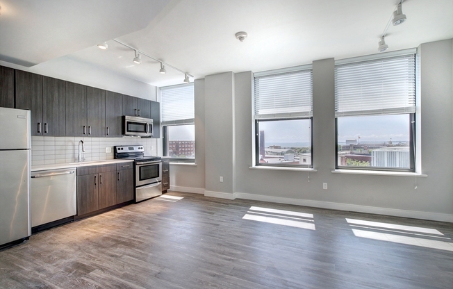 1 bed, 1 bath, 578 sqft, $2,050, Unit 807