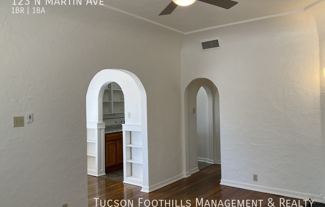 123 N MARTIN AVE