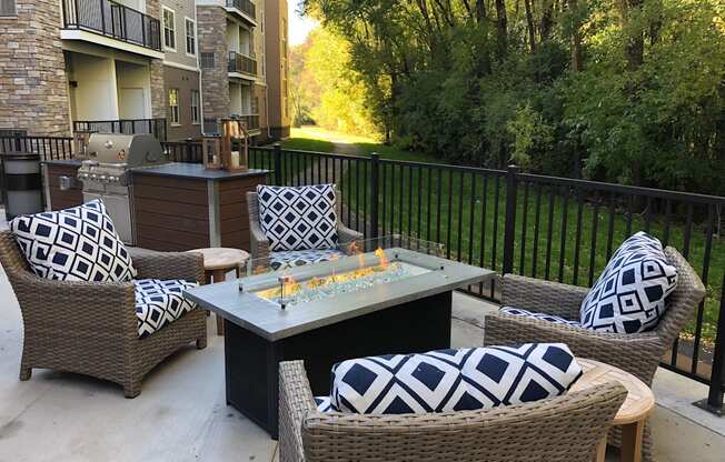 Patio, Senior Apartment, Senior living, Maplewood, White Bear Lake, Saint Paul, Frost English Silver