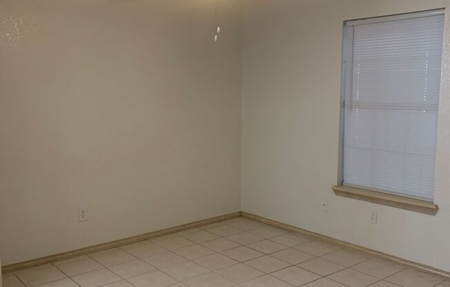 2 beds, 2 baths, 1,006 sqft, $875, Unit 62