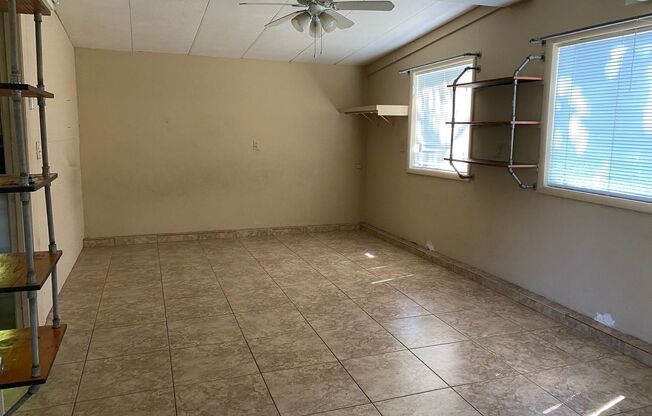 Affordable Efficiency Unit Available! Great Location Adjacent to College Park!