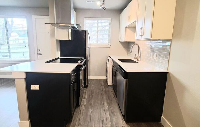 1 bed, 1 bath, 610 sqft, $1,195, Unit 01