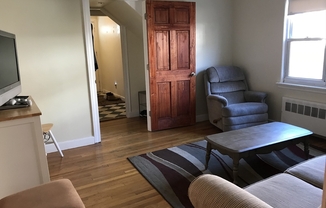 4 beds, 1 bath, 1,400 sqft, $4,500, Unit 0