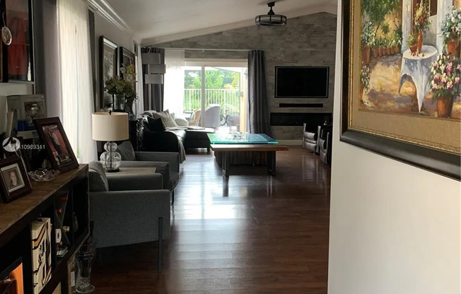 4314 MAHOGANY RDG DR