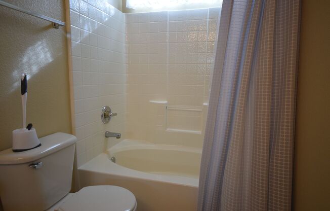 3 beds, 2.5 baths, $2,010